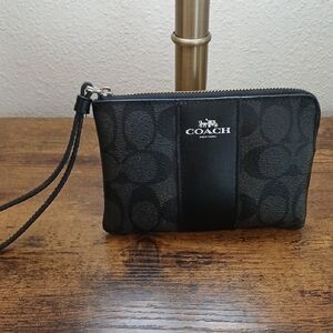 Coach Signature Black Wristlet